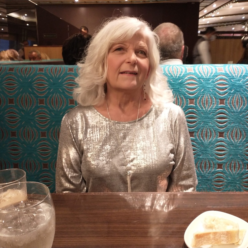 Meet your Posher, Laurie